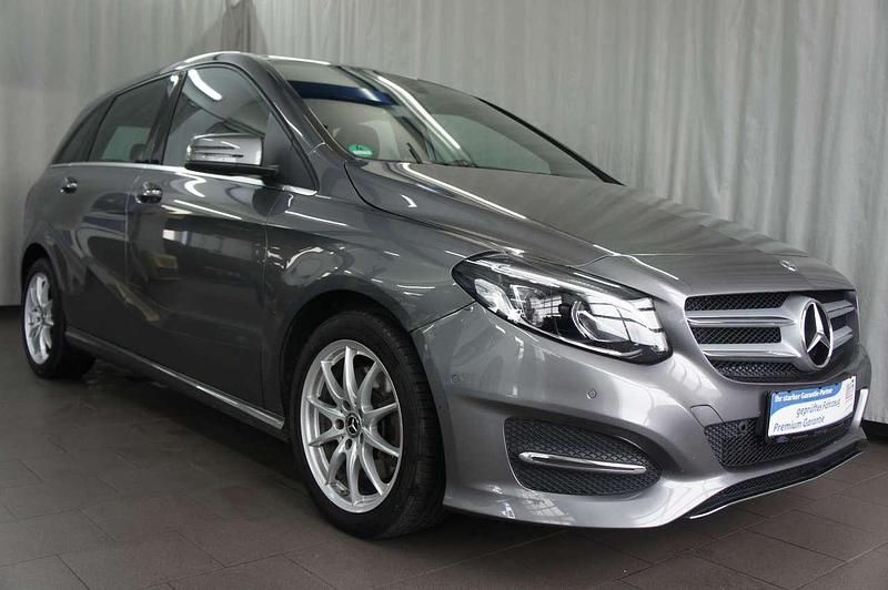 Gebraucht Mercedes B250 211 PS (155 kW) 2017 Grau Van / Kleinbus