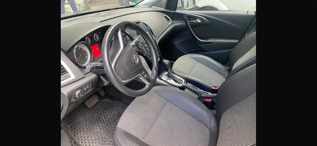 Usata Opel Astra Exklusiv 170 CV (125 kW) 2015 Argento Berlina