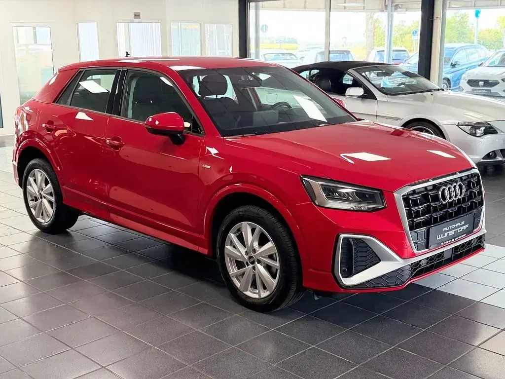 Gebraucht Audi Q2 S-Line 150 PS (110 kW) 2023 Rot SUV
