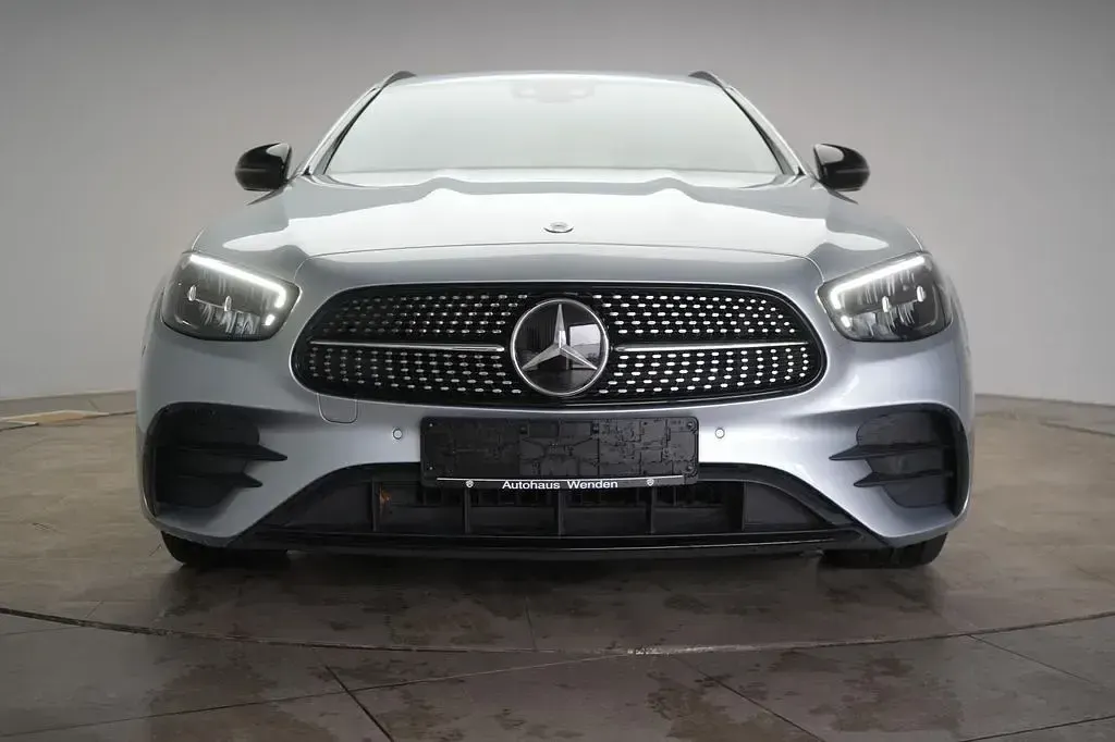Gebraucht Mercedes E300 AMG line 194 PS (142 kW) 2022 Silber Limousine