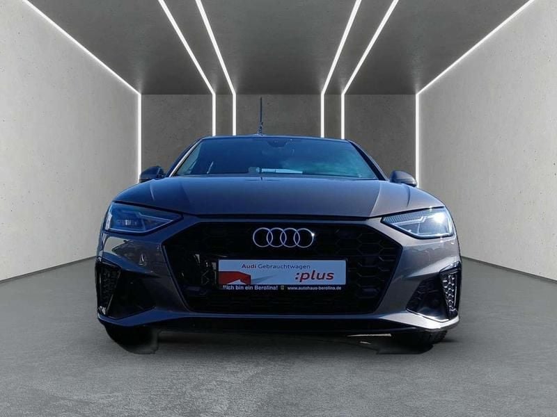 Second-hand Audi A4 S-Line 204 CP (150 kW) 2022 Gri Berlinǎ
