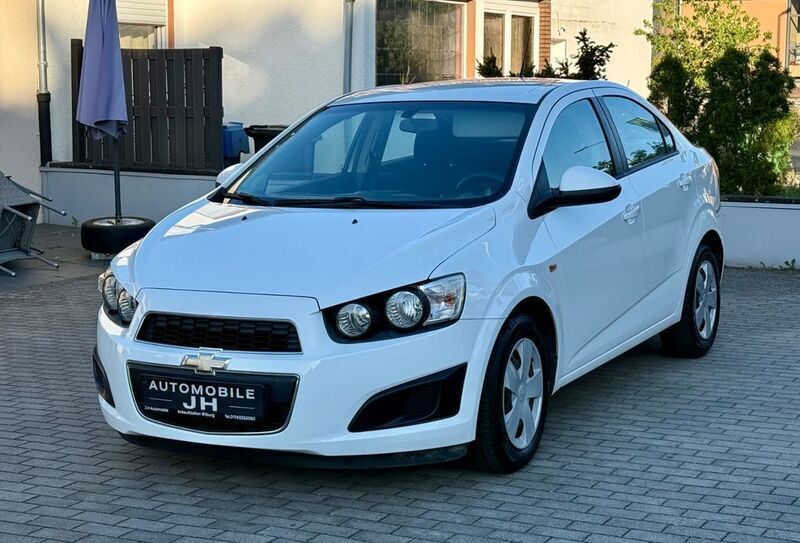 Weiß Gebraucht 2013 Chevrolet Aveo LT Limousine | 2.500 € (Superpreis) - Bild 1/4