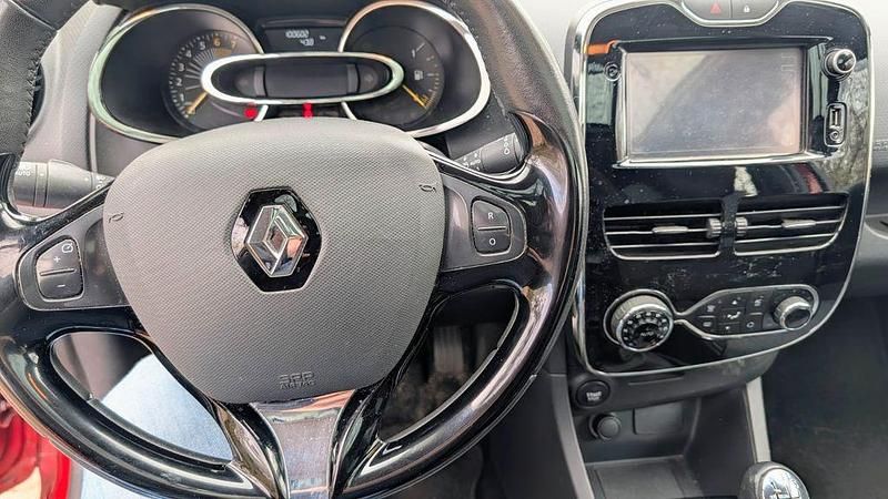 Gebraucht Renault Clio IV Dynamique 90 PS (66 kW) 2013 Rot Limousine