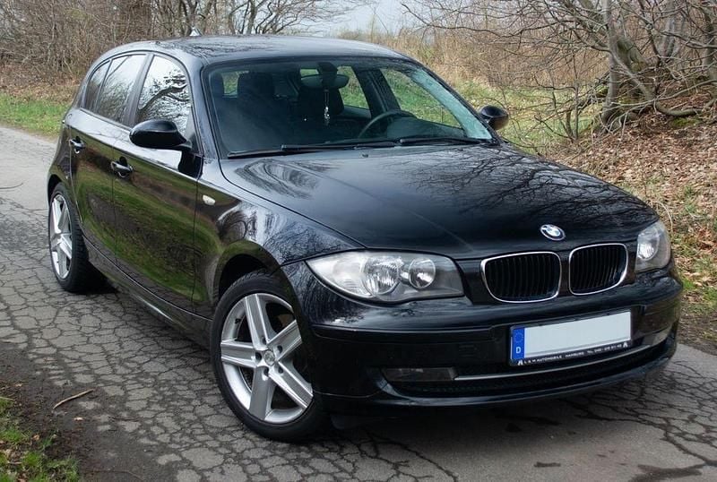 Gebraucht BMW 116 122 PS (89 kW) 2008 Schwarz Kleinwagen