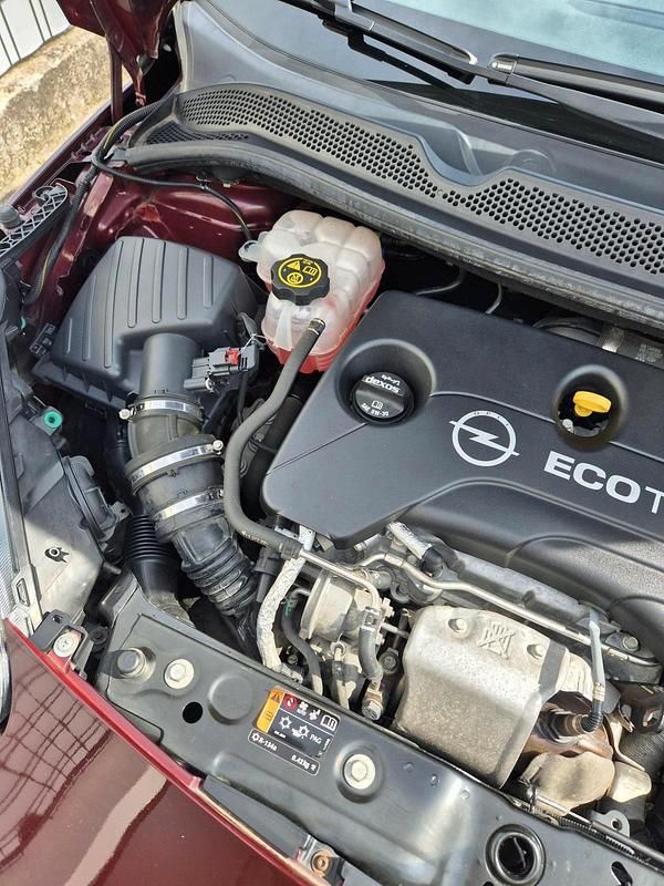 Gebraucht Opel Adam 115 PS (84 kW) 2016 Rot Kleinwagen