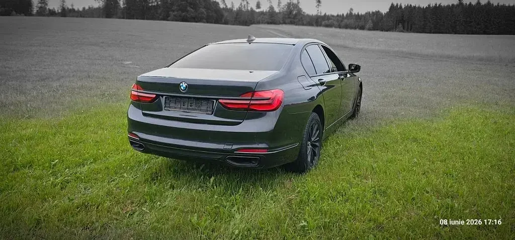Gebraucht BMW 730L Performance 265 PS (194 kW) 2016 Schwarz Limousine