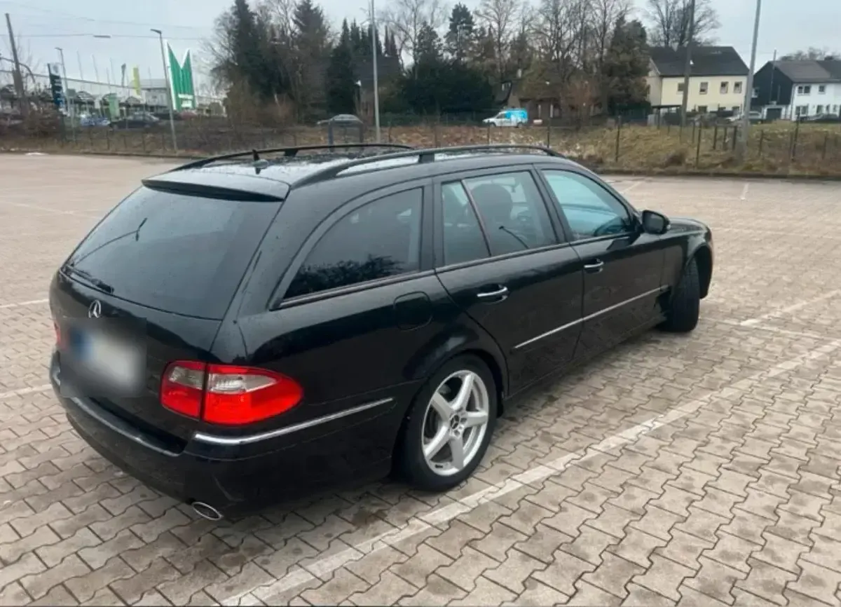 Gebraucht Mercedes E280 Avantgarde 190 PS (139 kW) 2006 Kombi