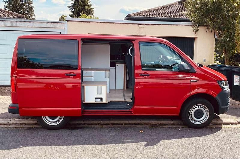 Gebraucht VW T6 150 PS (110 kW) 2016 Rot Van