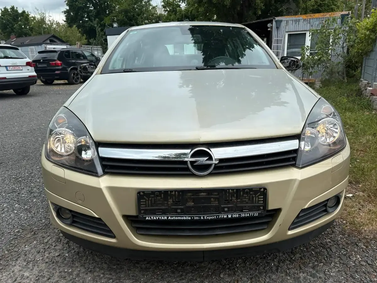 Occasion Opel Astra Elegance 125 ch (91 kW) 2004 Andere farben Citadine