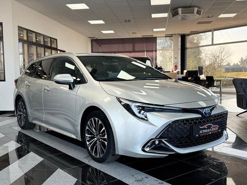 Gebraucht Toyota Corolla 140 PS (102 kW) 2024 Silber Kombi