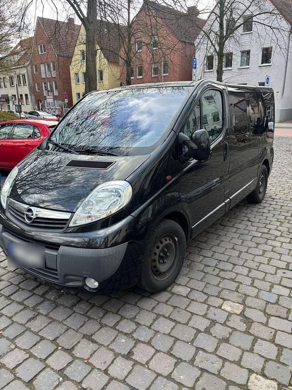 Gebraucht Opel Vivaro 114 PS (83 kW) 2014 Schwarz Van / Kleinbus