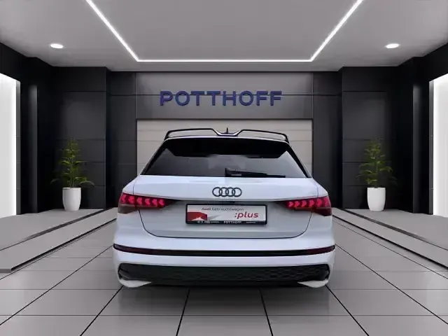Second-hand Audi A3 Advanced 116 CP (85 kW) 2025 Alb Berlinǎ