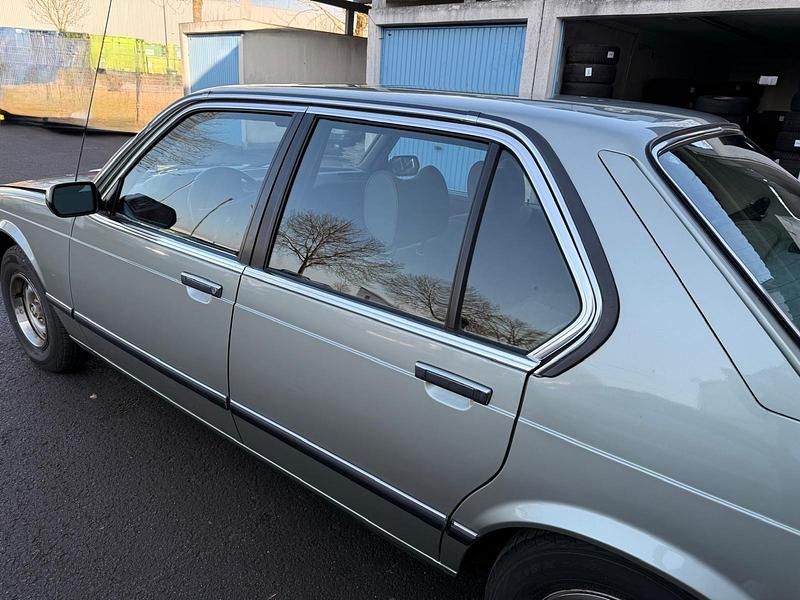 Gebraucht BMW 728 Basis 184 PS (135 kW) 1982 Grün Limousine