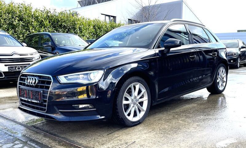 Schwarz Gebraucht 2013 Audi A3 Ambition Limousine | 10.490 € (Fairer Preis) - Bild 1/4