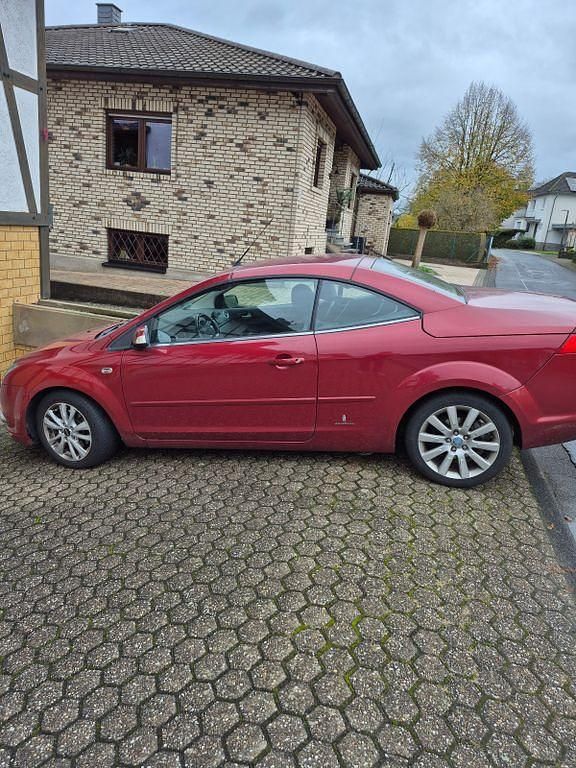 Rot Gebraucht 2007 Ford Focus Cabriolet Cabrio | 1.800 € (Superpreis) - Bild 1/4