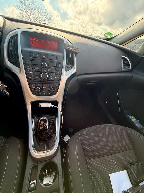 Gebraucht Opel Astra GTC 179 PS (131 kW) 2013 Schwarz Coupé