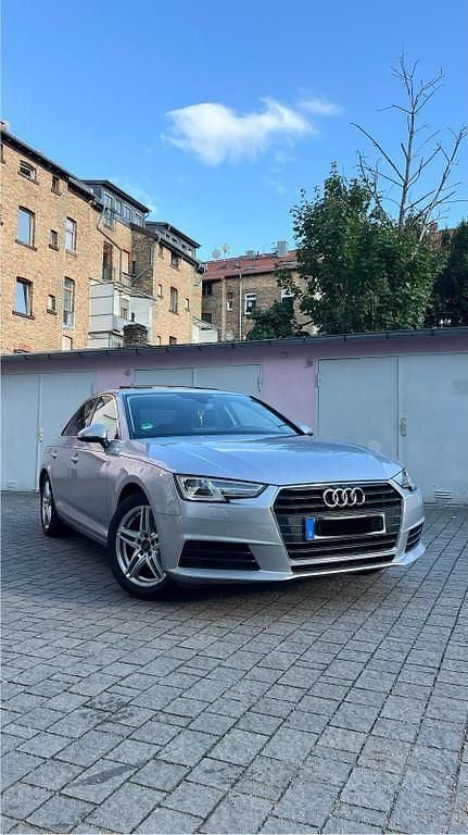 Silber Gebraucht 2016 Audi A4 Design Limousine | 14.500 € (Superpreis) - Bild 1/4