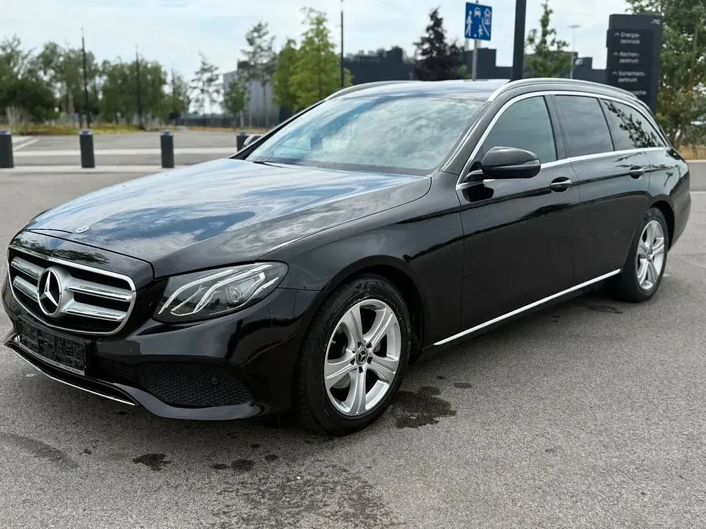 Gebraucht Mercedes E220 194 PS (142 kW) 2017 Schwarz Kombi