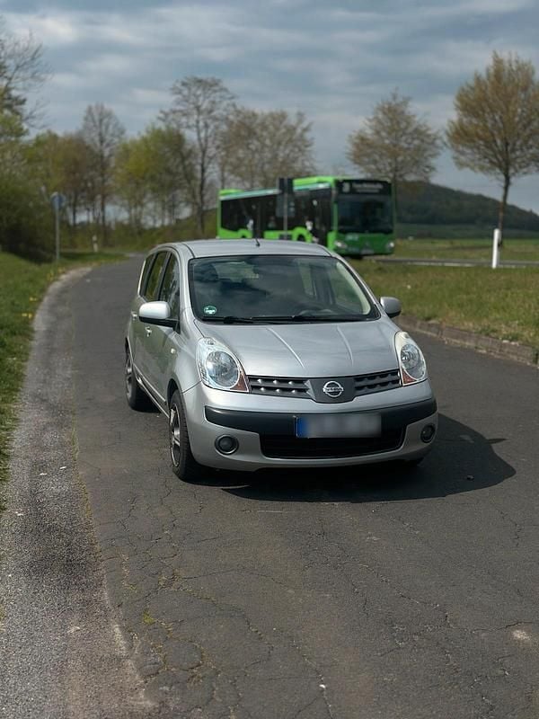 Gebraucht Nissan Note 88 PS (64 kW) 2006 Silber Kleinwagen