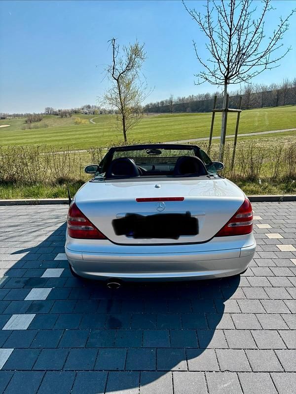 Gebraucht Mercedes SLK230 196 PS (144 kW) 2000 Silber Cabrio