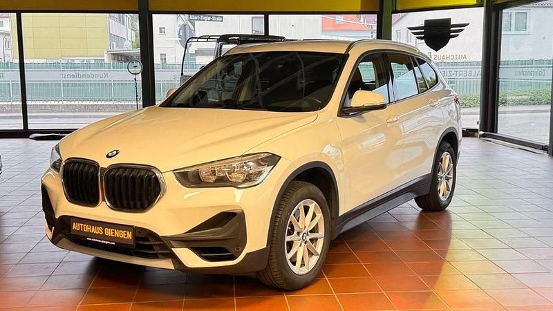 Weiß Gebraucht 2020 BMW X1 Advantage SUV | 23.900 € (Guter Preis) - Bild 1/4