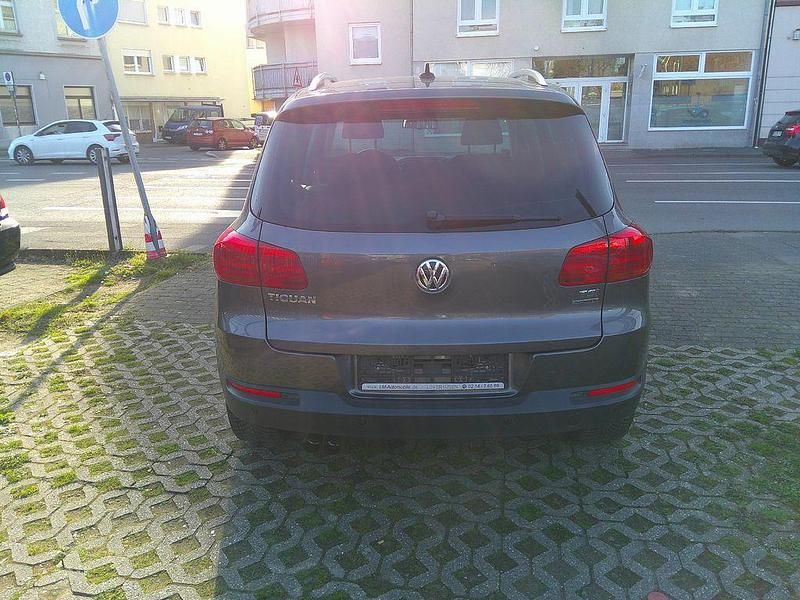 Gebraucht VW Tiguan Sportline 122 PS (89 kW) 2012 Grau SUV