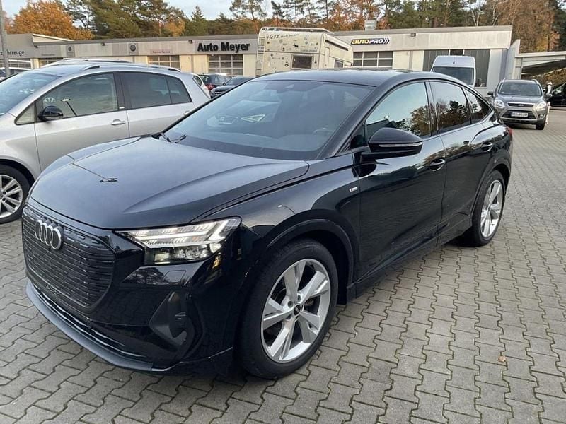 Mythosschwarz (metallic) Gebraucht 2022 Audi e-tron Sportback SUV | 26.700 € (Superpreis) - Bild 1/4