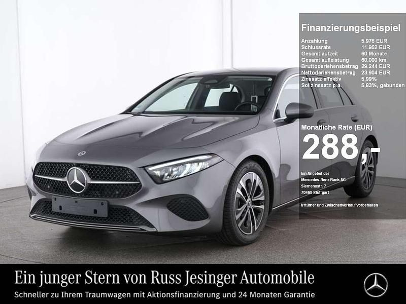 Mountaingrau metallic Gebraucht 2024 Mercedes A200 Progressive Limousine | 29.880 € (Fairer Preis) - Bild 1/3
