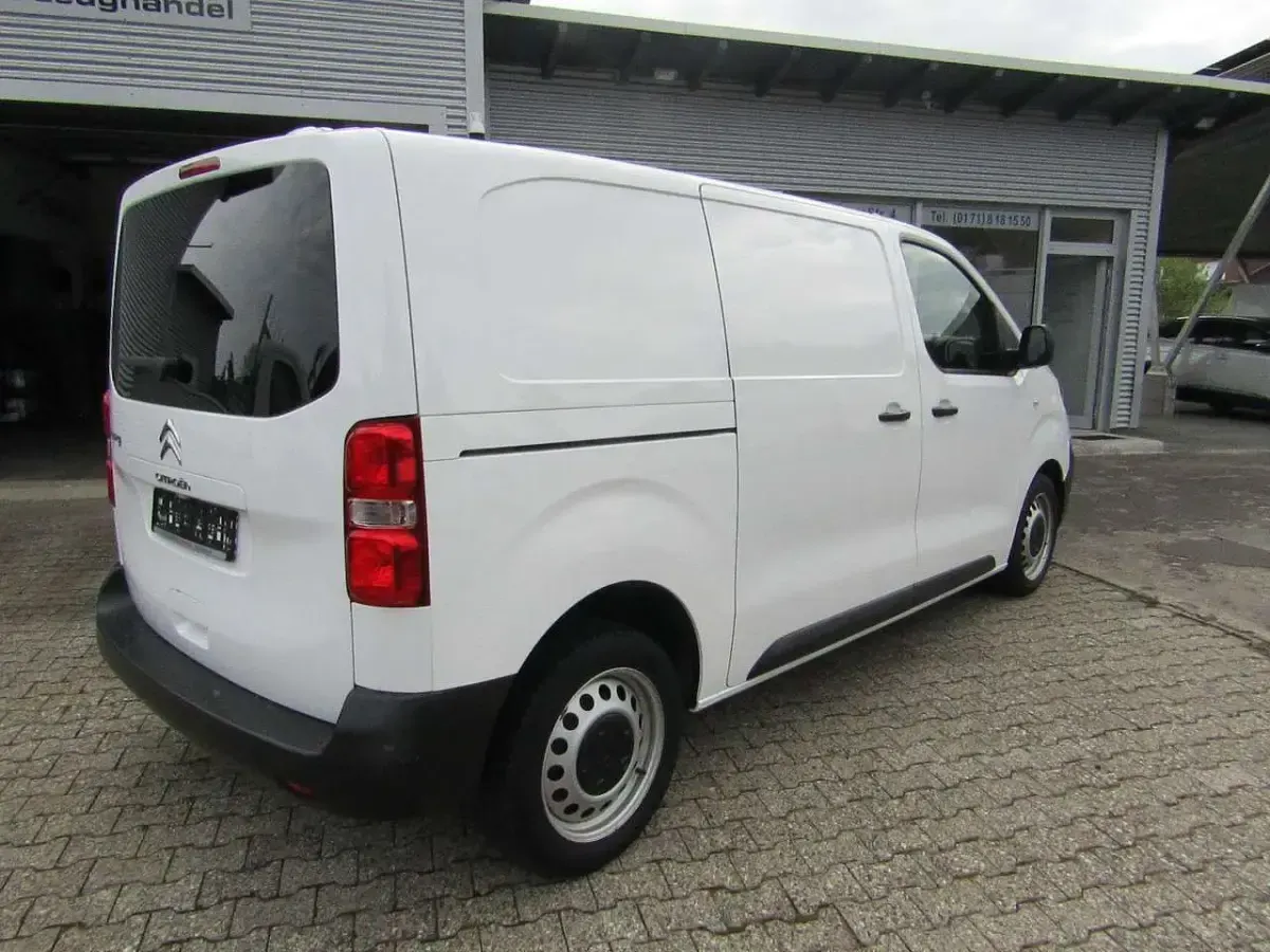 Käytetty Citroën Jumpy 122 HP (89 kW) 2021 Valkoinen Tila-auto