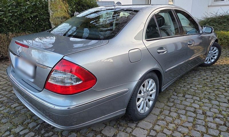 Gebraucht Mercedes E300 Elegance 211 PS (155 kW) 2008 Silber Limousine