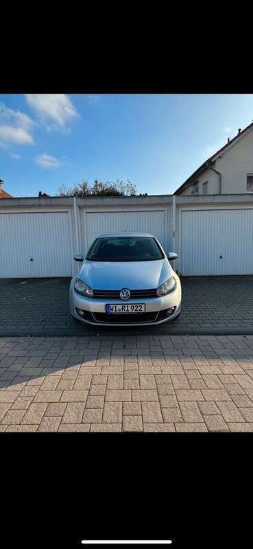 Silber Gebraucht 2009 VW Golf VI Comfortline Kleinwagen | 5.300 € (Fairer Preis) - Bild 1/4