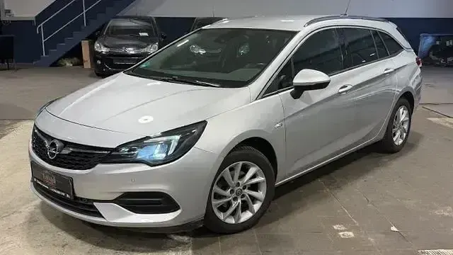 Gebraucht Opel Astra 122 PS (89 kW) 2021 Argonsilber/sovereign/switchbl Kombi