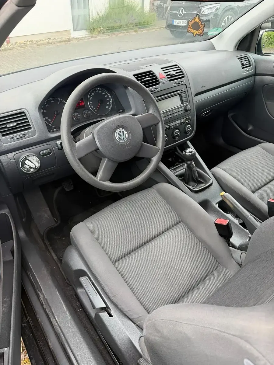 Gebraucht VW Golf V 75 PS (55 kW) 2004 Schwarz Kleinwagen