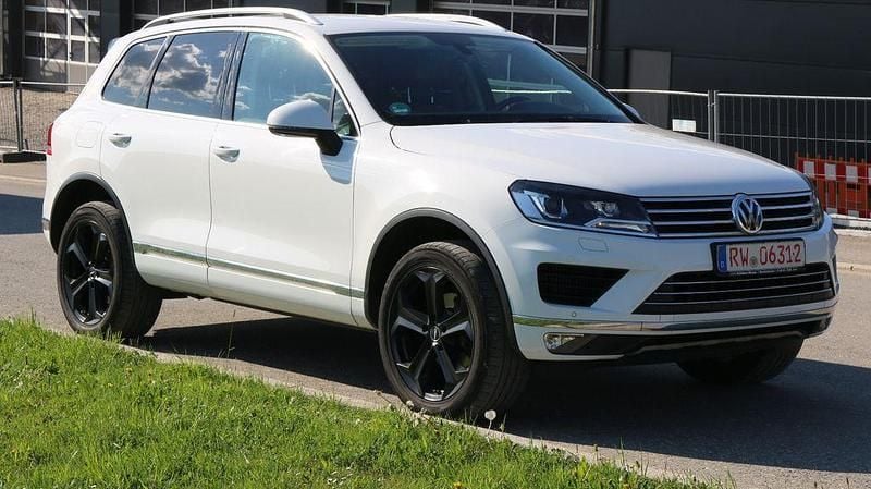 Gebraucht VW Touareg Terrain Tech 262 PS (192 kW) 2017 Weiß SUV