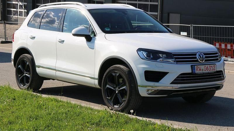 Weiß Gebraucht 2017 VW Touareg Terrain Tech SUV | 27.990 € (Fairer Preis) - Bild 1/4