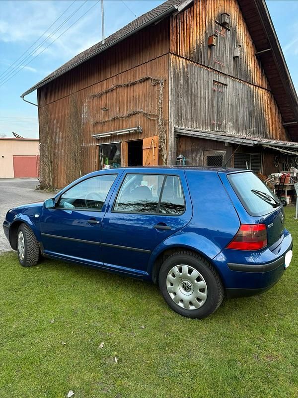Gebraucht VW Golf IV 75 PS (55 kW) 2001 Blau Kleinwagen