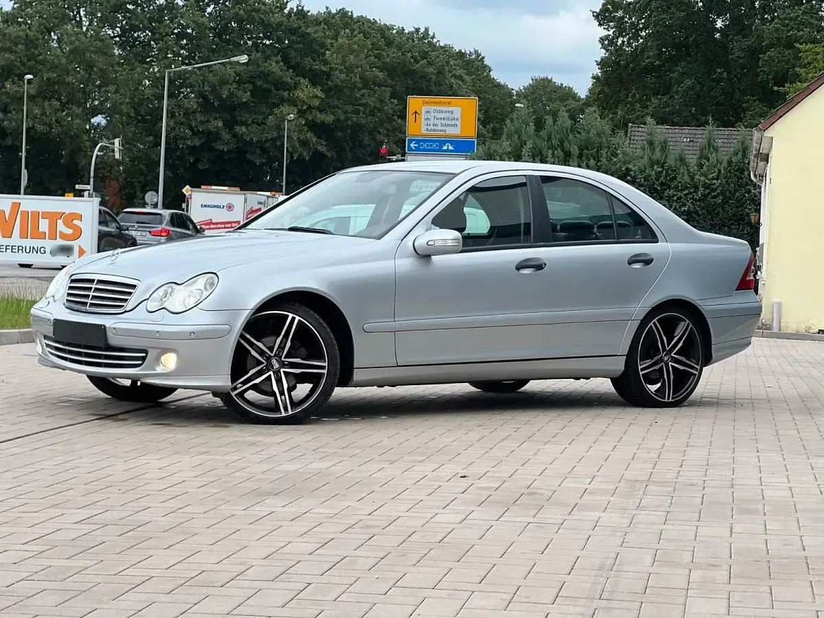 Gebraucht Mercedes C220 150 PS (110 kW) 2006 Silber Limousine