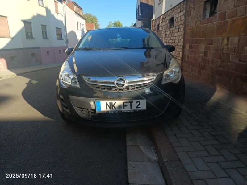 Schwarz Gebraucht 2013 Opel Corsa Kleinwagen | 3.900 € (Guter Preis) - Bild 1/4