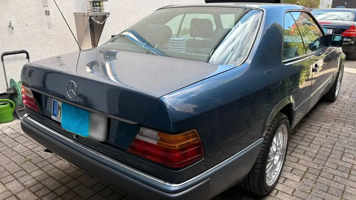 Gebraucht Mercedes 230 132 PS (97 kW) 1991 Blau Coupé