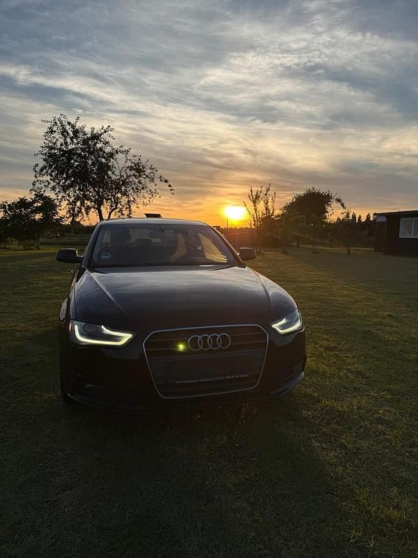 Gebraucht Audi A4 Comfort 2014 Schwarz Limousine