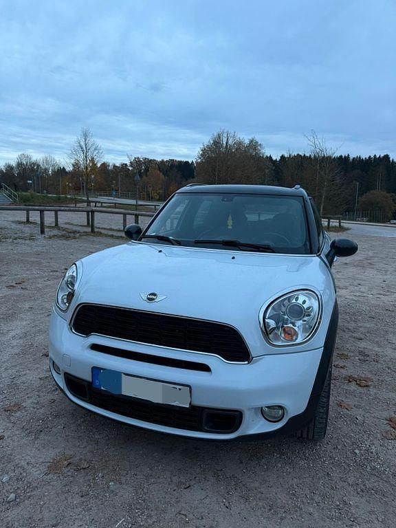 Weiß Gebraucht 2012 Mini Cooper S Countryman SUV | 11.600 € (Etwas zu teuer) - Bild 1/4
