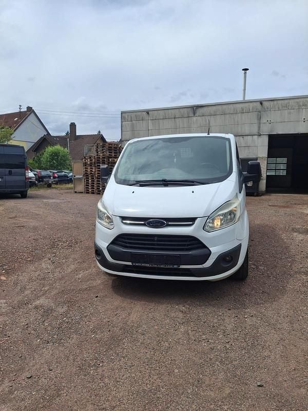 Weiß Gebraucht 2013 Ford Transit Custom Van / Kleinbus | 4.700 € (Teuer) - Bild 1/4