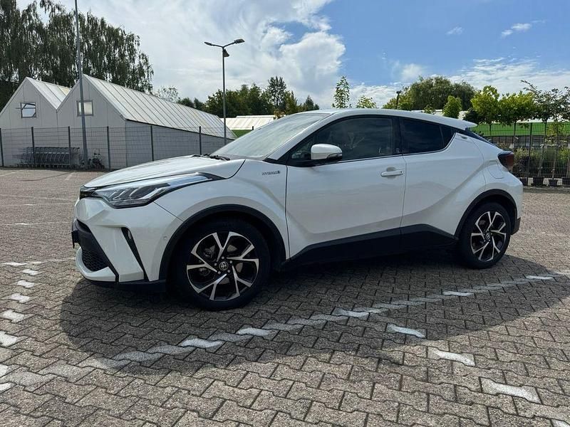 Weiß Gebraucht 2021 Toyota C-HR Team SUV | 22.500 € (Fairer Preis) - Bild 1/4