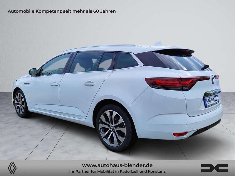 Gebraucht Renault Mégane GrandTour Techno 140 PS (102 kW) 2023 Arktisweiß Kombi
