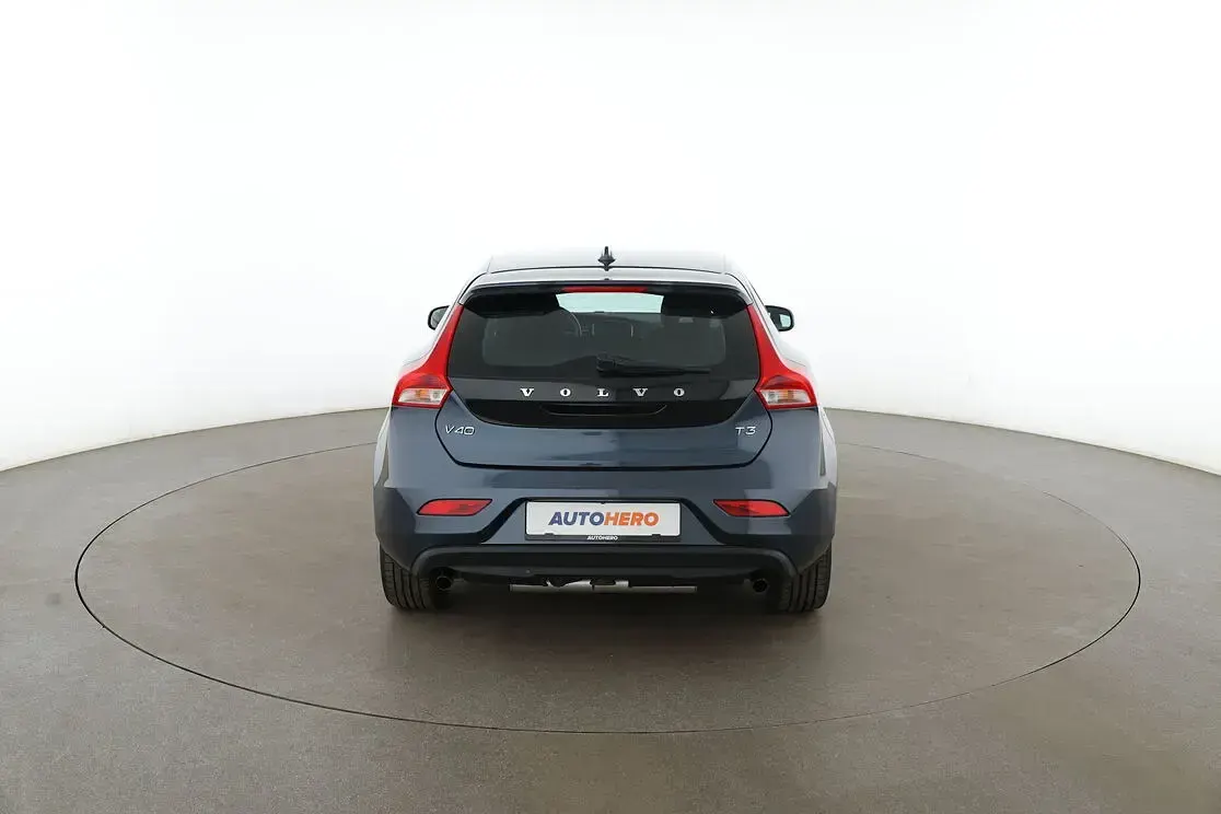 Gebraucht Volvo V40 Kinetic 152 PS (111 kW) 2017 Blau Kombi