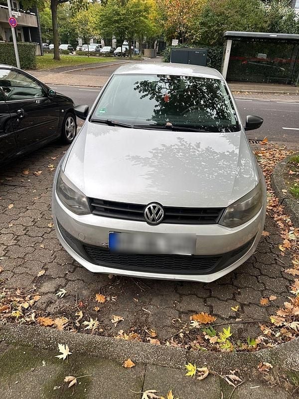Silber Gebraucht 2012 VW Polo Black Edition Kleinwagen | 2.900 € (Guter Preis) - Bild 1/4
