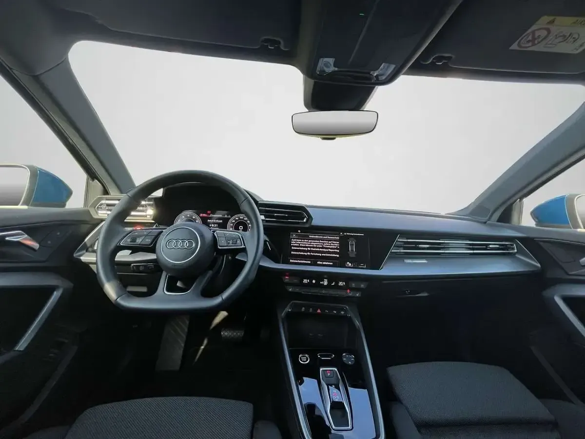 Gebraucht Audi A3 S-Line 150 PS (110 kW) 2025 Ascariblau metallic Limousine