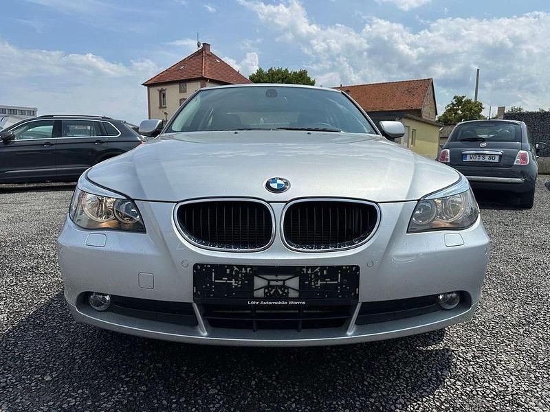 Gebraucht BMW 523 177 PS (130 kW) 2005 Silber Limousine