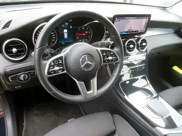 Gebraucht Mercedes GLC220 194 PS (142 kW) 2022 Blau SUV