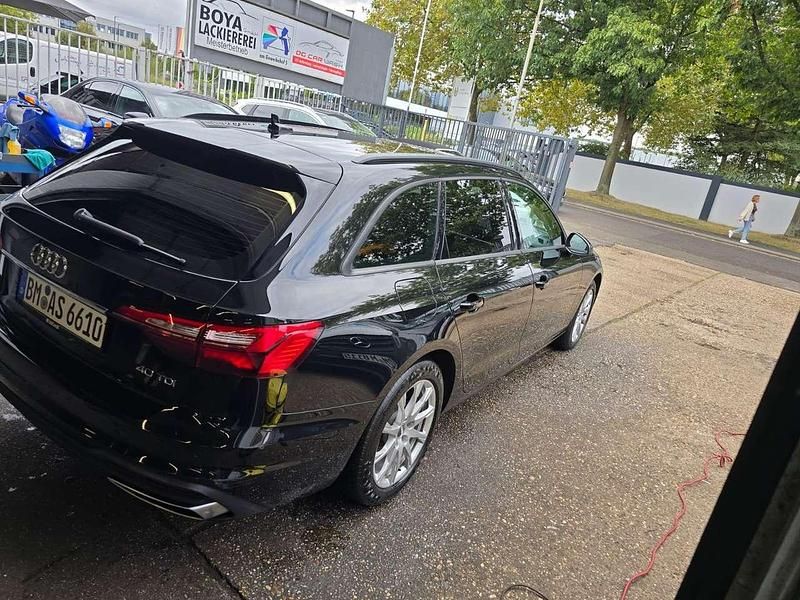 Gebraucht Audi A4 Sport 204 PS (150 kW) 2020 Schwarz Kombi